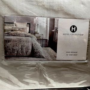 NWT Home Collection bedskirt